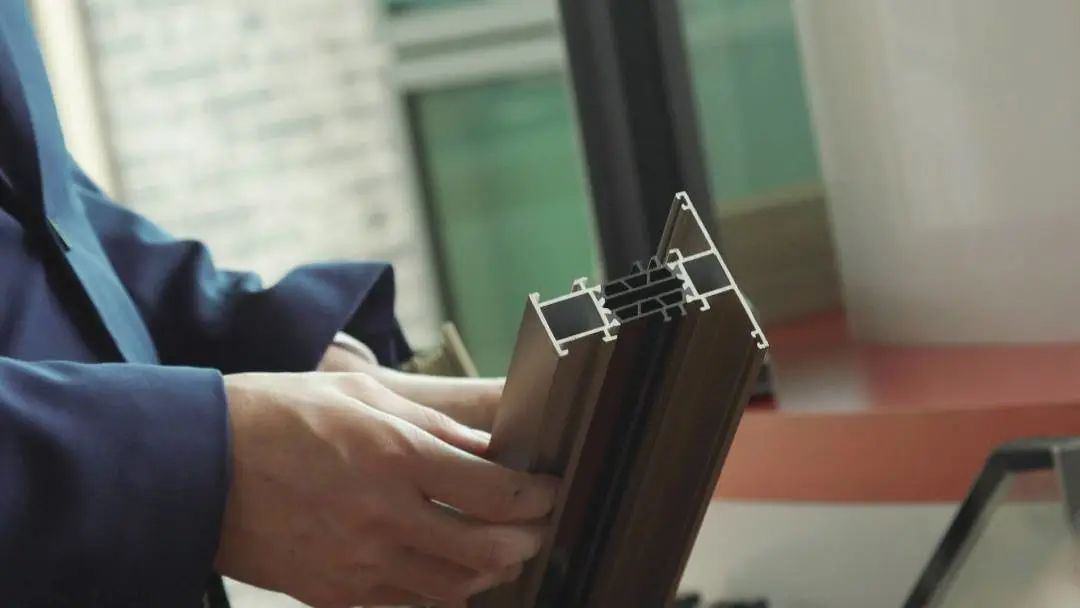 想冬暖夏涼？從解鎖鋁合金門(mén)窗的隔熱模式開(kāi)始！